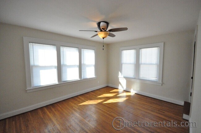 Building Photo - 63-65 E Como Avenue