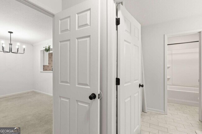 Building Photo - 24307 Plantation Dr NE