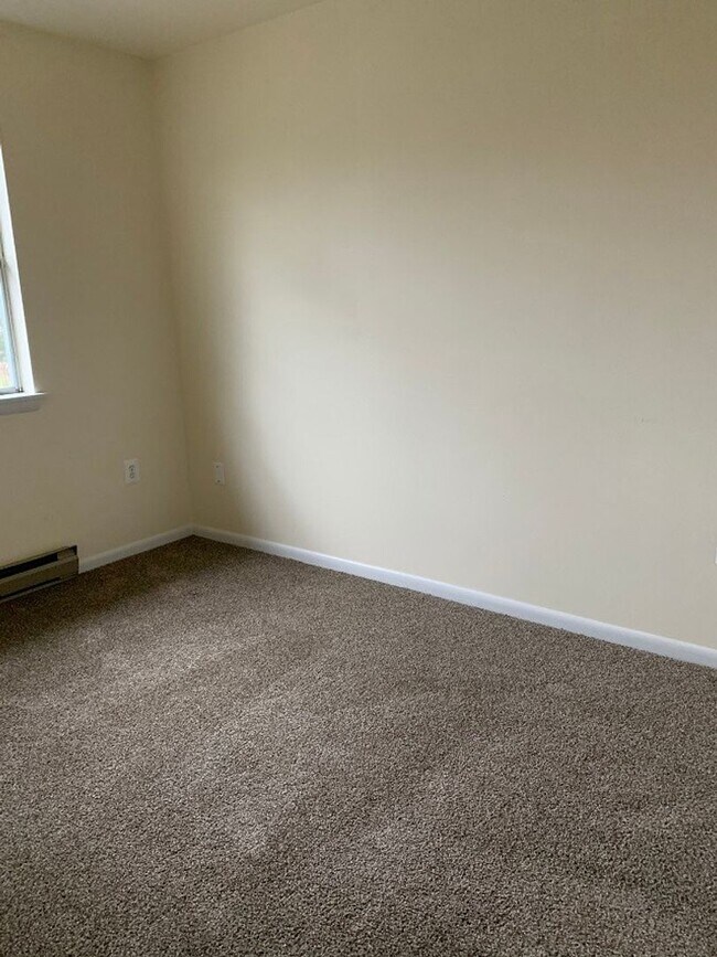 Building Photo - 13926-13928 Maugansville Road