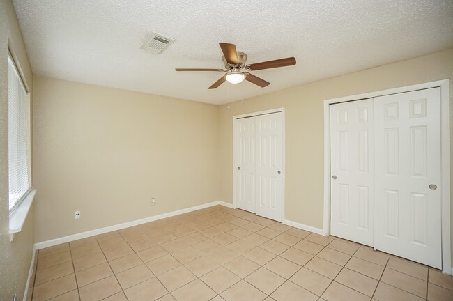 Building Photo - 20143 Beechview Ln