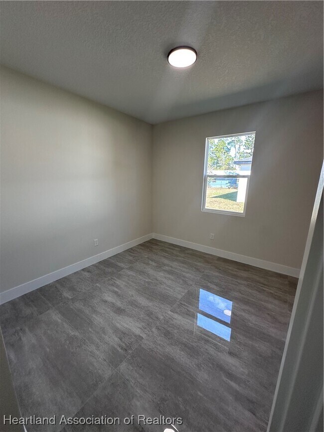 Building Photo - 619 Aston Martin Dr