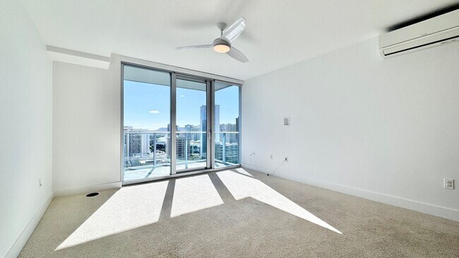 Building Photo - PET FRIENDLY! BEAUTIFUL 2 BEDROOM UNIT ON ...