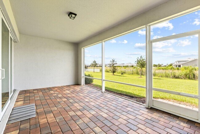 Building Photo - 10372 SW Green Turtle Ln