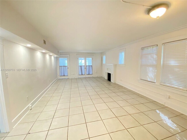 Building Photo - 4600 NE 1st Ave