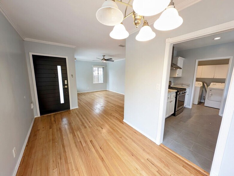 Building Photo - 2746 Thurman Ave.