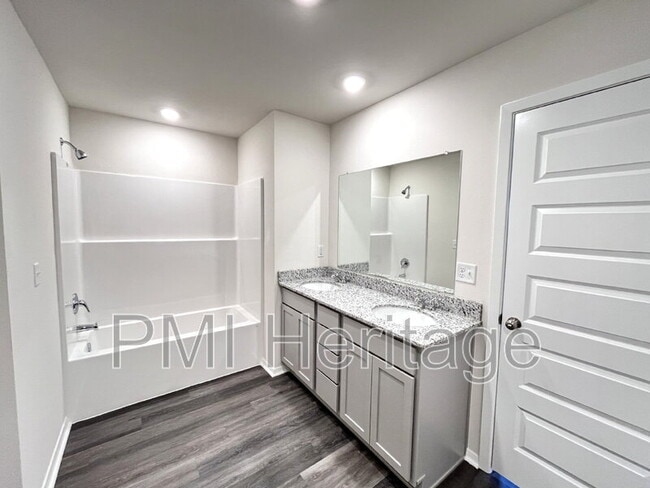 Building Photo - 2721 Elliott St