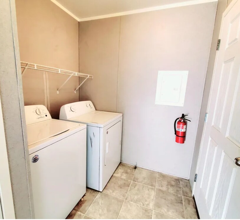 Building Photo - 9884 Northwinds Dr