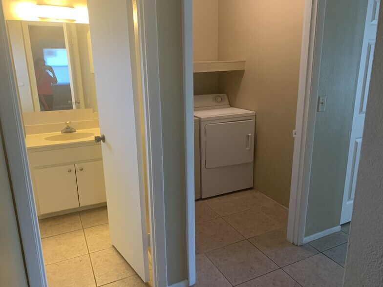 main bath/lauundry - 1916 Marcia St