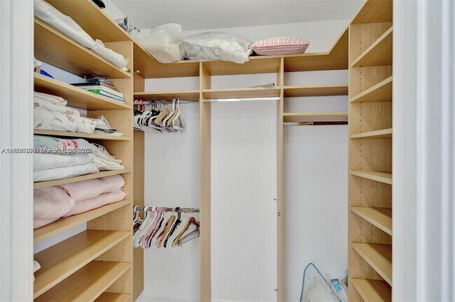 Building Photo - 18101 Collins Ave