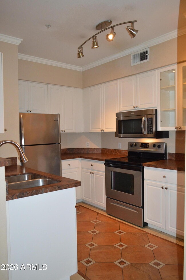 Building Photo - 1701 E Colter St