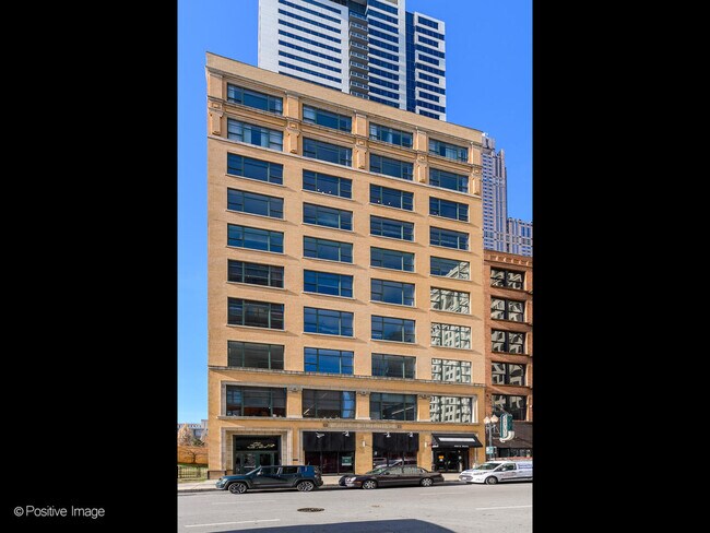 Primary Photo - 412 S Wells St
