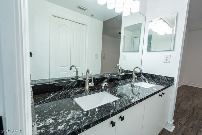 Building Photo - 7835 Regal Heron Cir