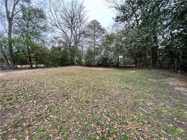 Building Photo - 116 Phillips St