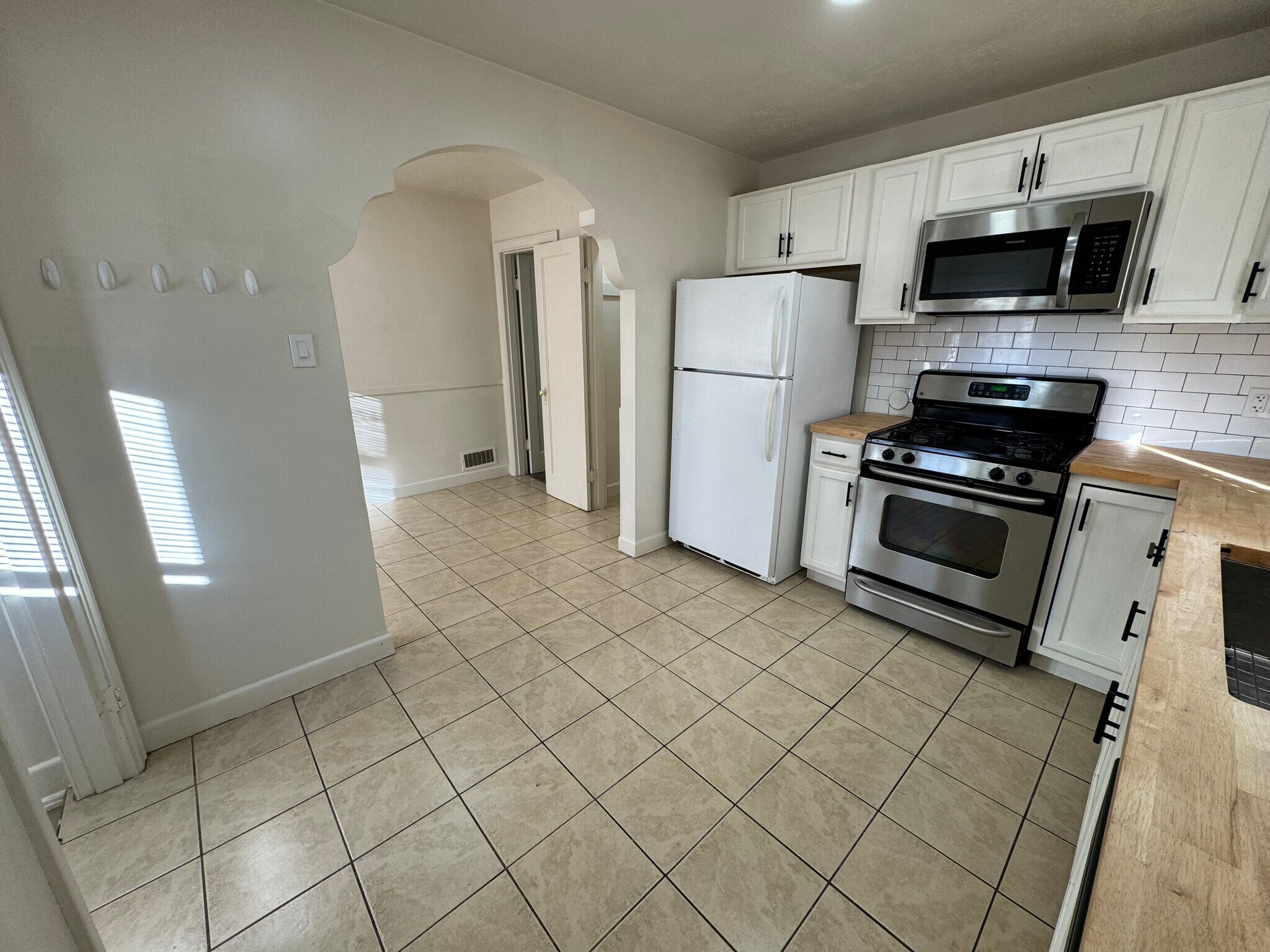 Building Photo - 2659 Brinker Ave