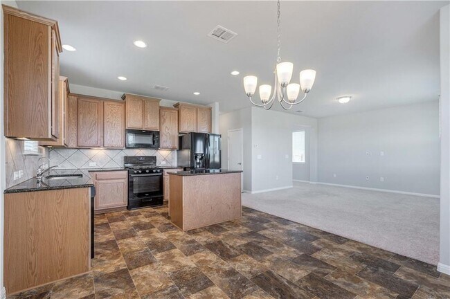 Building Photo - 741 Twisted Oaks Ln