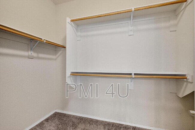 Building Photo - 7110 Overview Rd NE