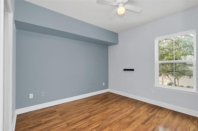 Building Photo - 204 E South St