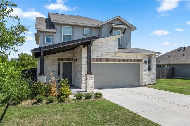 Primary Photo - 121 Emerald Pass