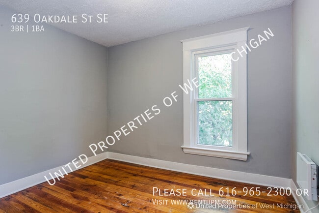 Building Photo - Tours Estimated to Begin 2/7 | 3 Bedroom 1...