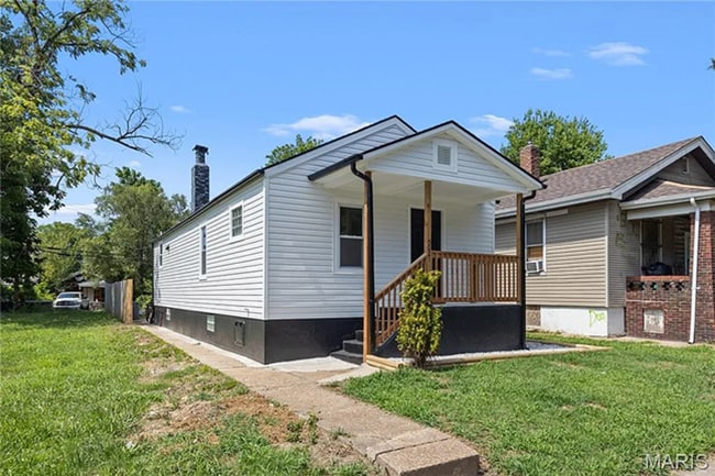 Building Photo - Totally Renovated & Totally Adorable - Sec...