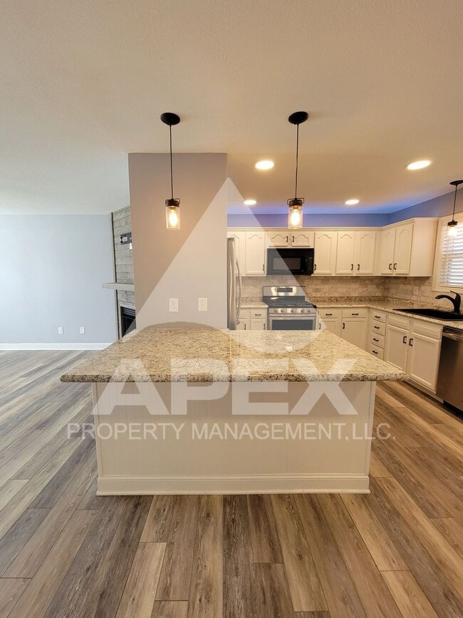 Building Photo - West Knoxville – Beautifully upgraded - 3 Bd/2.5 Single Family Home in Hampton Court Subdivision!!