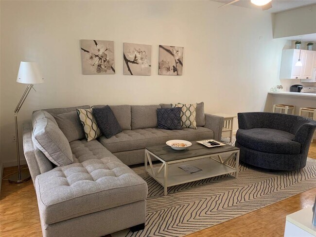 Building Photo - 3605 54th Dr W