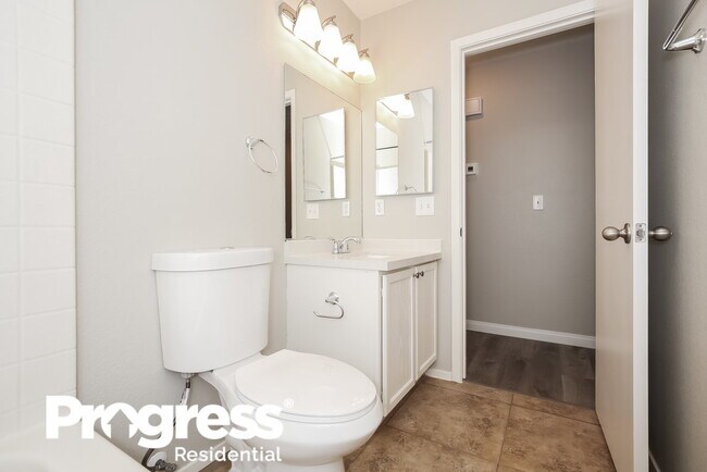 Building Photo - 5536 Cloudy Glen St