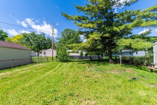 Building Photo - NEW LISTING! 3 BEDROOM HOUSE!