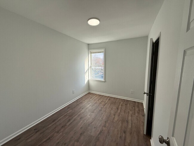 Building Photo - 1150 17th St NE