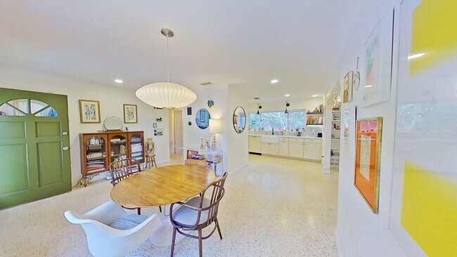 Building Photo - Lake Pasadena - Charming 2 Bedroom Home with Spacious Yard