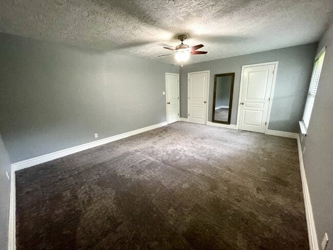 Building Photo - 1365 Wisteria St