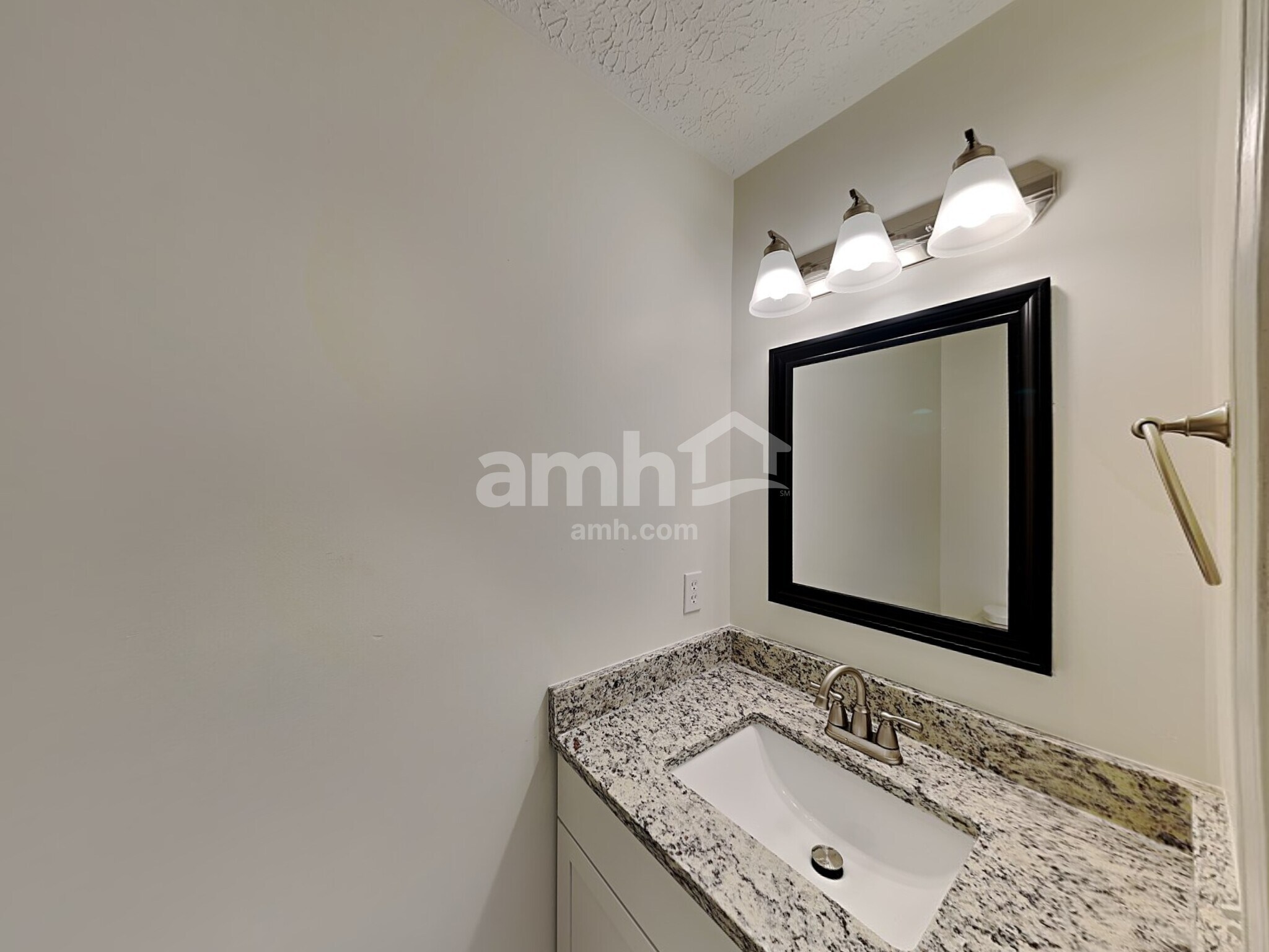 Building Photo - 1320 Wild Horse Dr