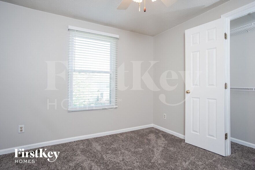 Building Photo - 6806 Spring Arbor Dr