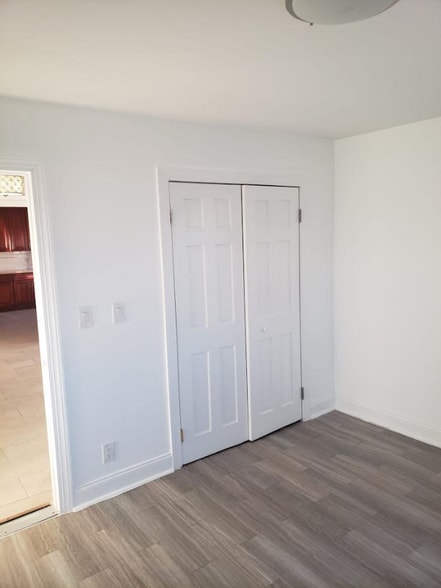 Building Photo - 850 Bleecker St