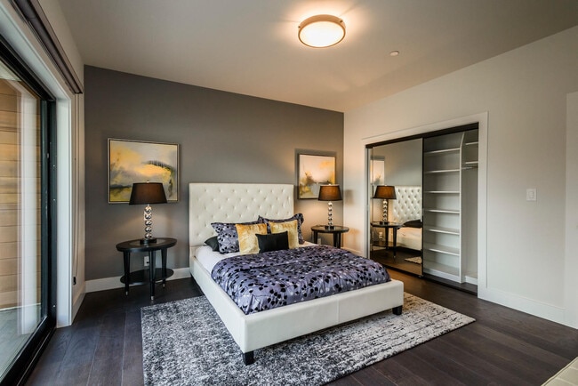 Building Photo - 668 N El Camino Real