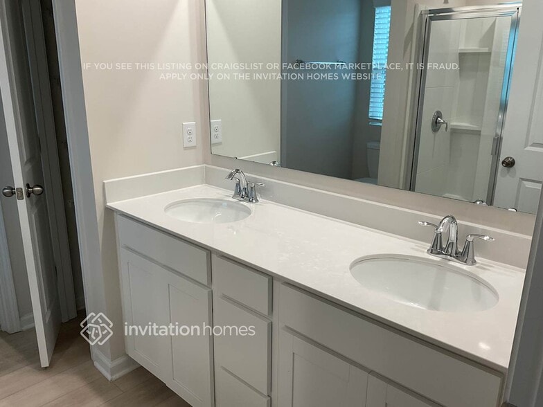 Building Photo - 2530 Brunson Ct