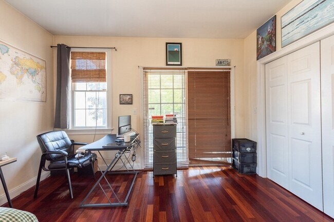 Building Photo - 34-36 H Street Unit 1L