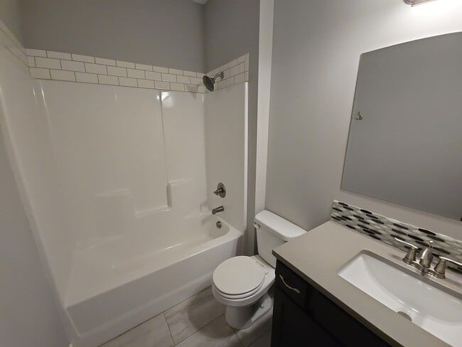 Building Photo - Spacious 5 Bedroom • 3 Bathroom Home in US...