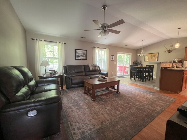 Building Photo - 132 Crooked Run Dr