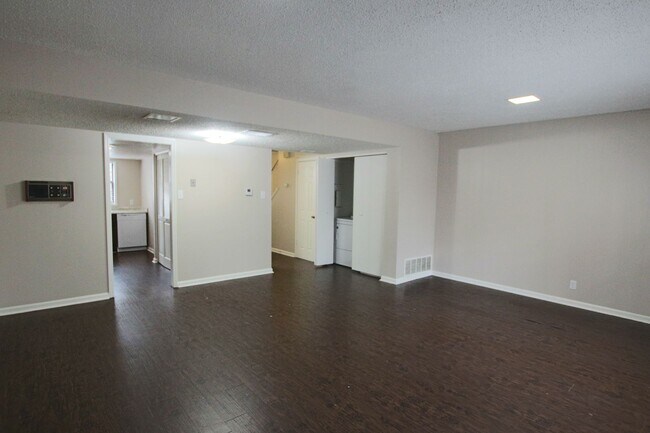 Building Photo - Delmar Dr. 2514/2516