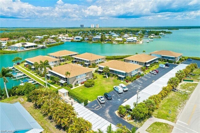 Building Photo - 330 Kon Tiki Dr