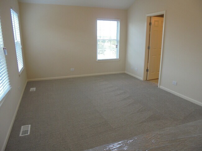 Building Photo - 1065 Manchester Cir