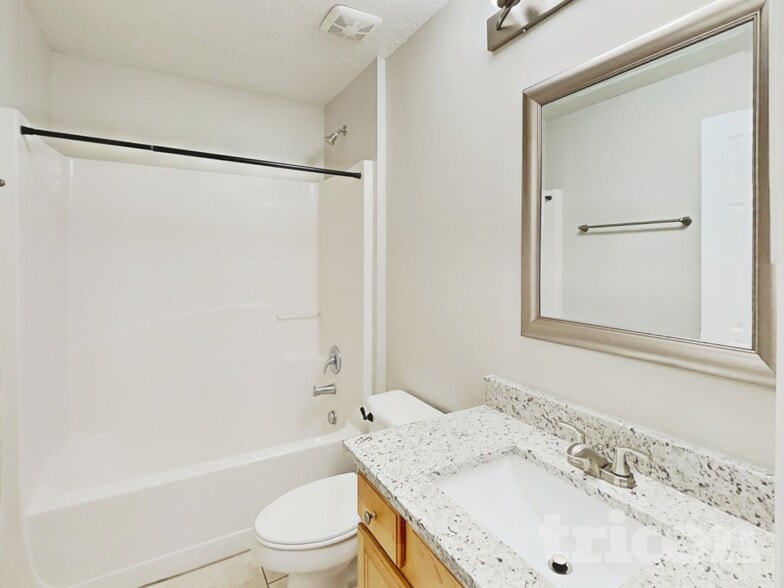 Building Photo - 10845 Laxton St