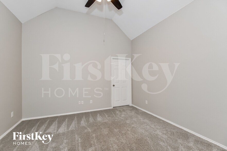 Building Photo - 4203 Lucy Ln