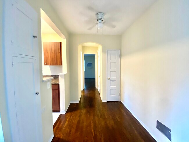 dining area - 1200 SE 1st St