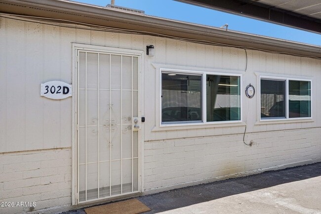 Building Photo - 6721 E McDowell Rd