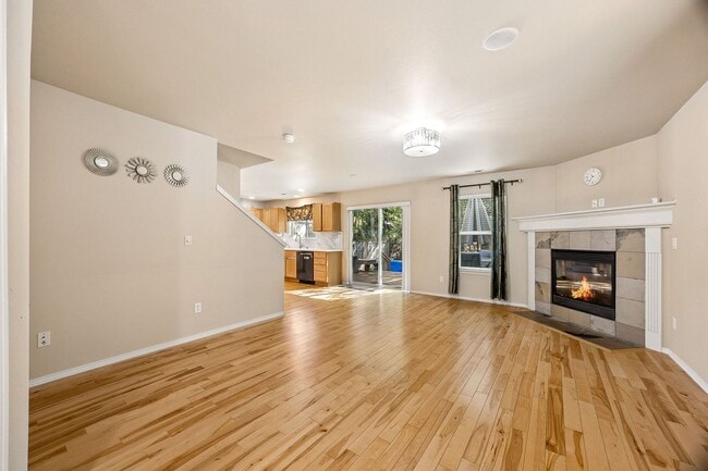 Building Photo - 3 Bedroom 2.5 bath Foxglove Meadows Home $3495.00