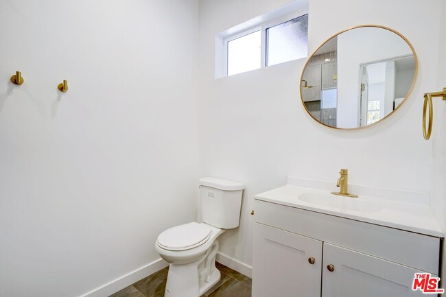 Building Photo - 6633 Belmar Ave