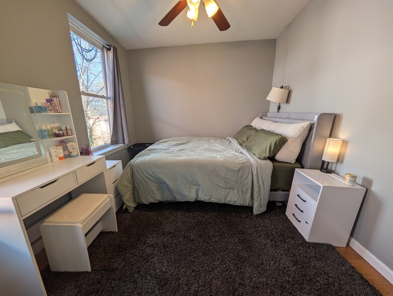 Building Photo - 4219 Ridge Ave