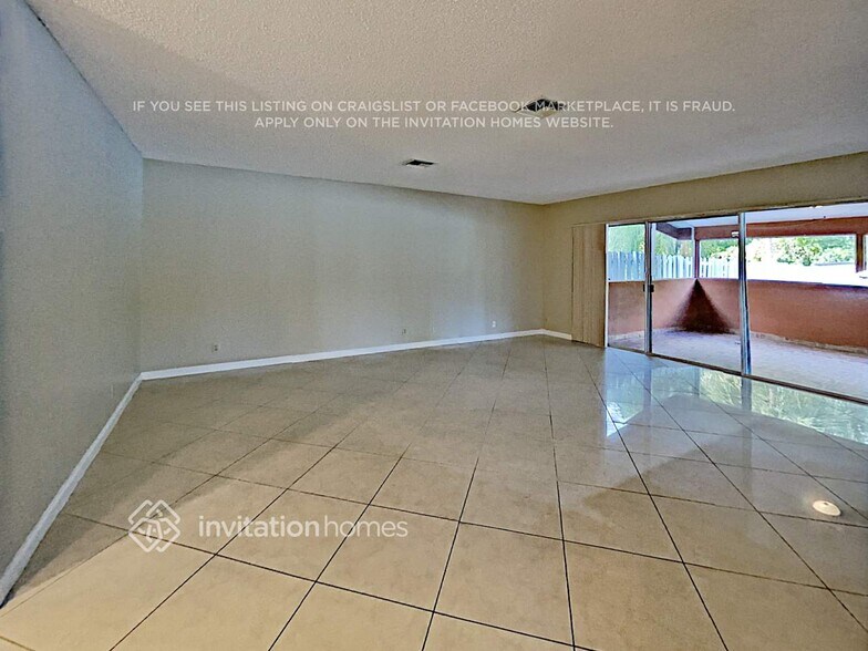 Building Photo - 10101 SW 9th Ln